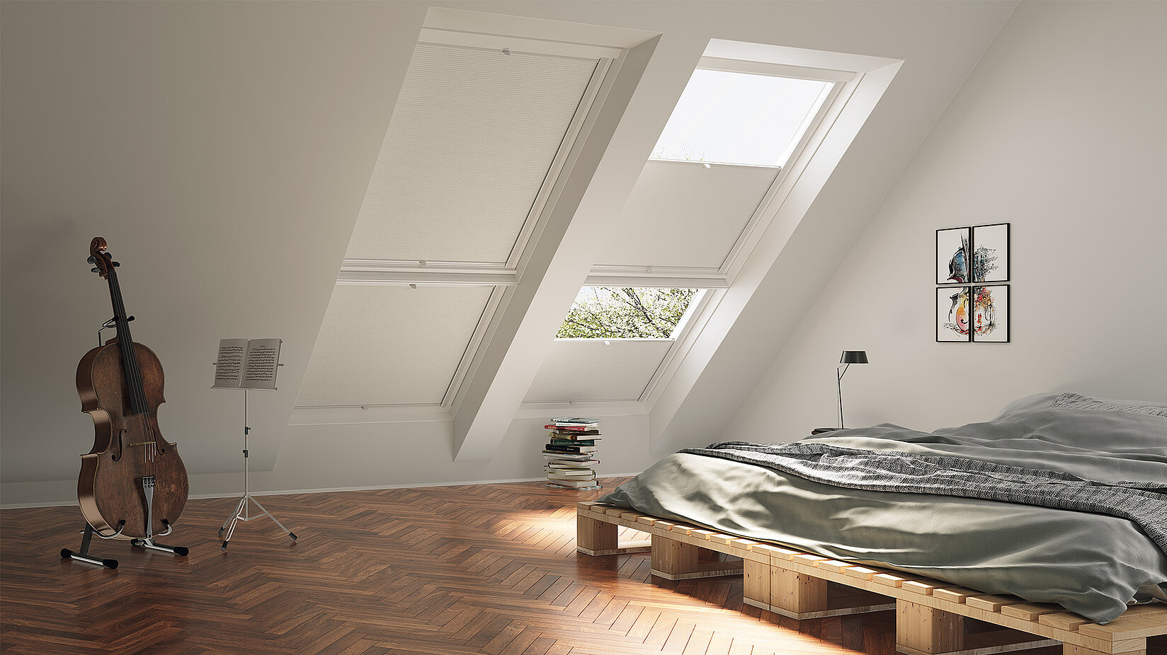 Dachgeschoss-Schlafzimmer mit schrägen Dachfenstern und weißen Wabenplissees für Sicht- und Sonnenschutz