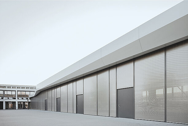 Metallbehang s_enn am Berufsschulzentrum in Rottweil