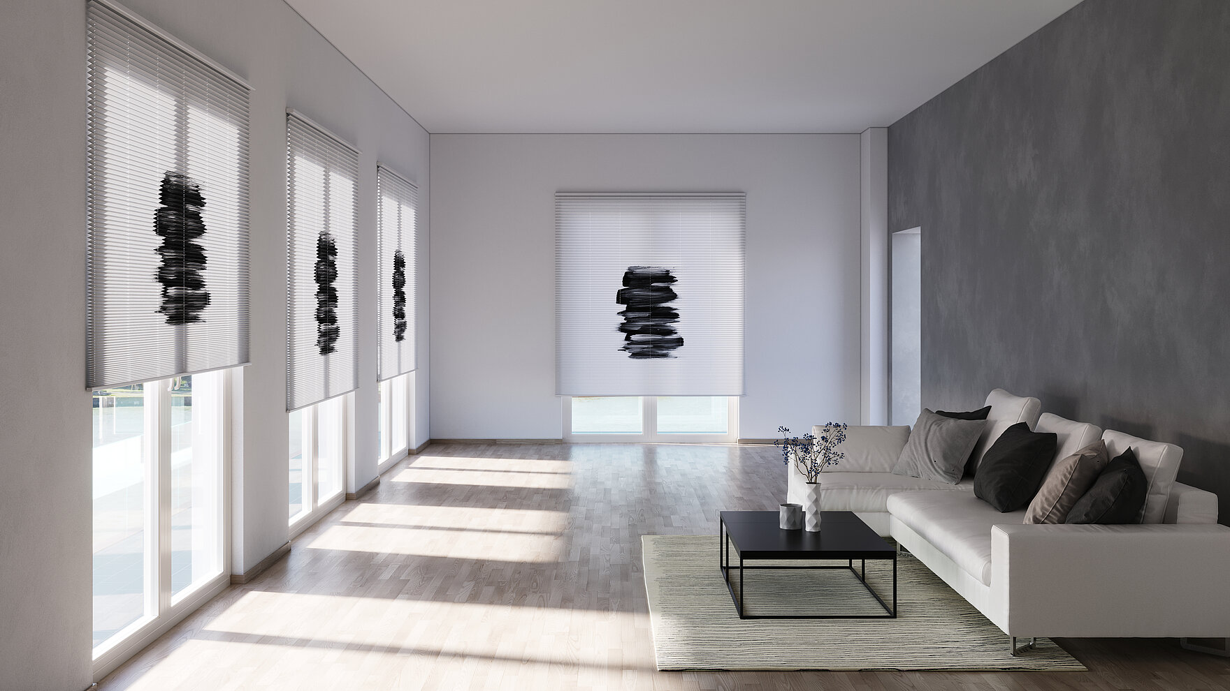 Weiße Plissees mit schwarzem Pinselmotiv an bodentiefen Fenstern in minimalistischem Wohnzimmer.